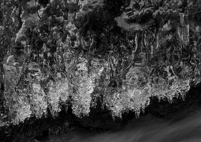 Wahkeena Creek Ice 15-5489 bw.jpg